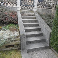 gemauerte Stiege im Garten